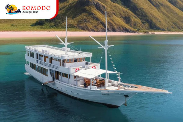 Luxury Boat Luxury Boat